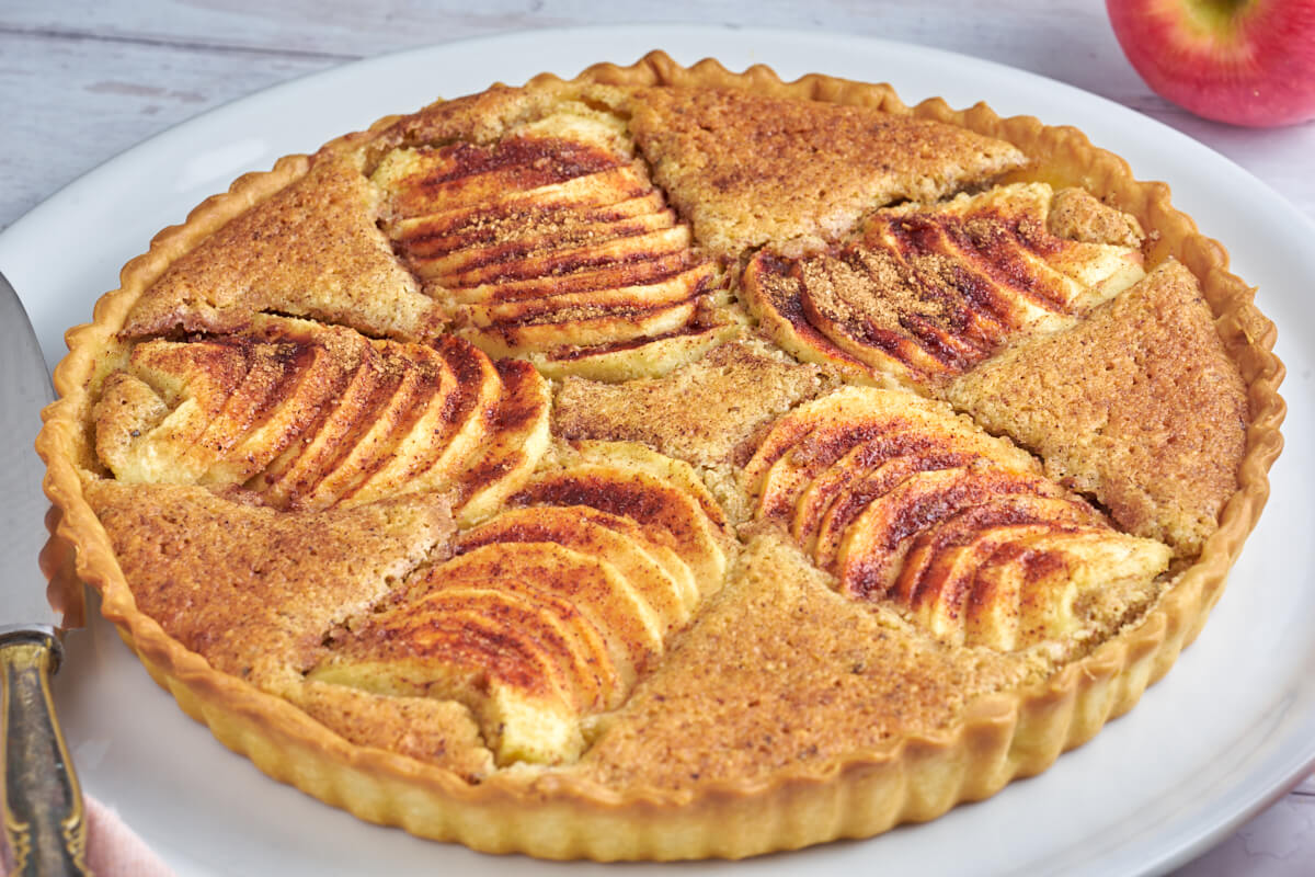 Apfelkuchen mit Frangipane und Zimt